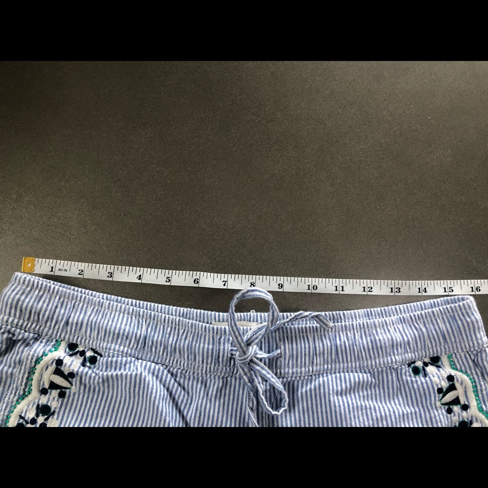 Vineyard Vines Seersucker Blue and White Shorts - Picture 6 of 7